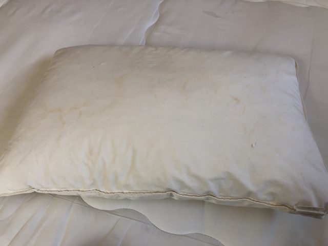 枕の汚れ