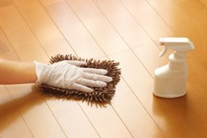 床の拭き掃除
